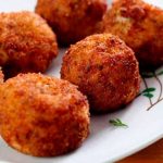 bolinho de calabresa fácil bolinho de calabresa de minuto bolinho de calabresa ralada bolinho de calabresa simples assado bolinho de calabresa na massa bolinho de calabresa com batata bolinho de calabresa na airfryer salgado com calabresa fácil