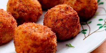 Bolinho de calabresa rápido