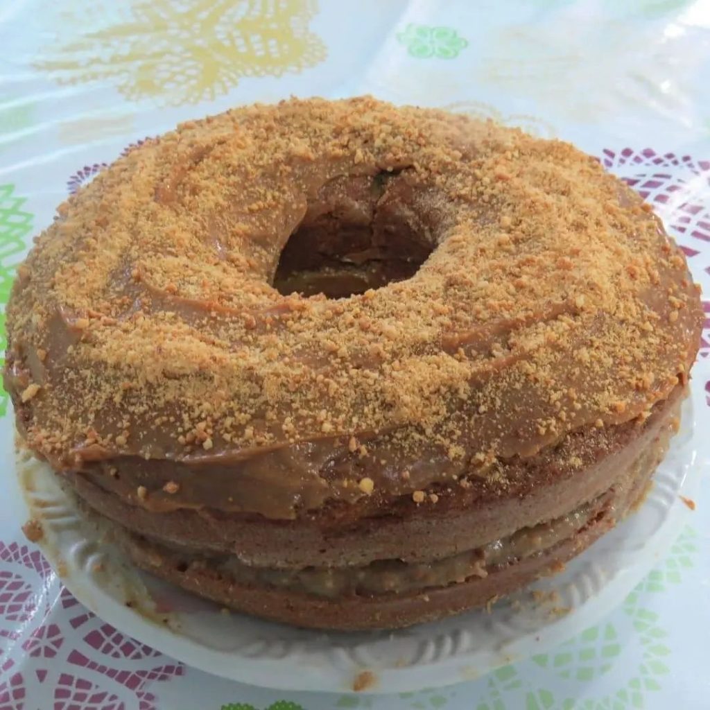 Bolo de amendoim trufado