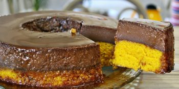 Bolo de cenoura com pudim de chocolate