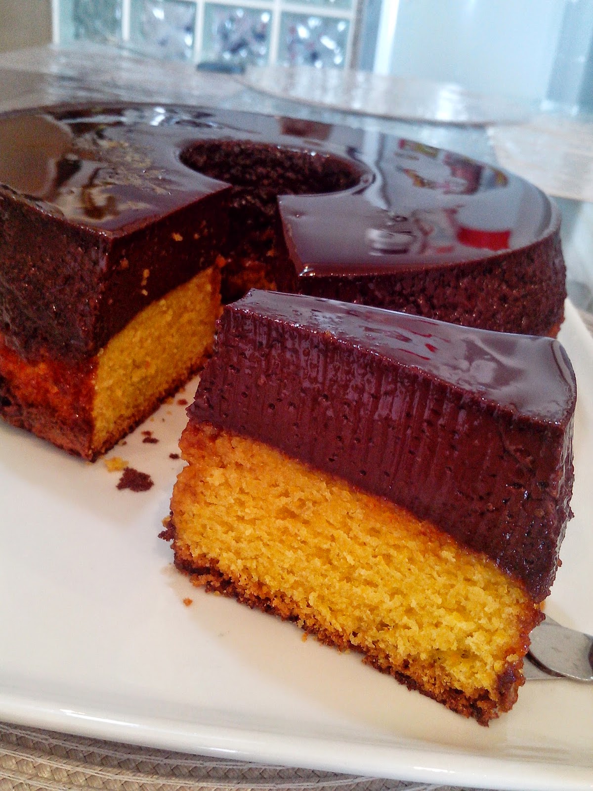 bolo de cenoura com pudim de chocolate tudo gostoso bolo de cenoura bolo de cenoura com leite condensado bolo de cenoura em forma de pudim pequena