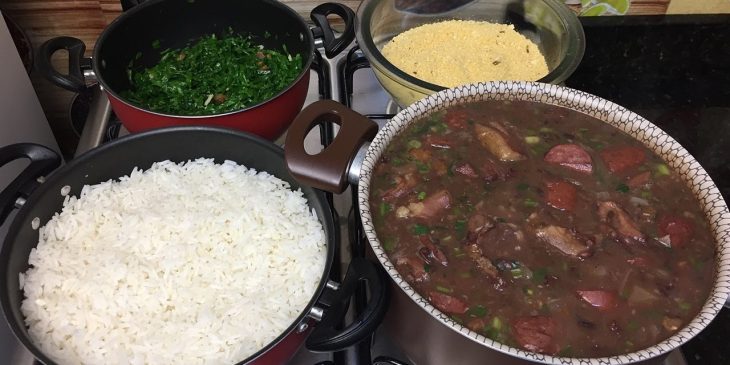 como fazer feijoada de domingo