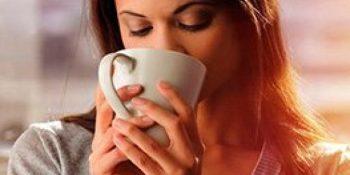 tomando-chá-de-manhã