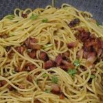 Macarrão ao alho e óleo com bacon