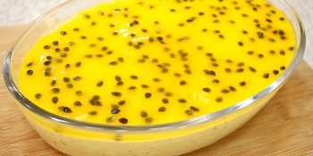 Sobremesa de maracujá com leite condensado e creme de leite