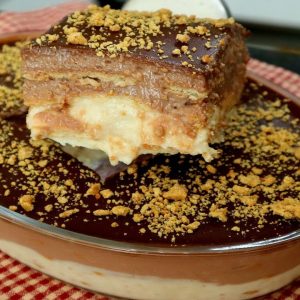 pavê de paçoca com ganache de chocolate pavê de paçoca pavê de paçoca fácil pavê de paçoca tudo gostoso pavê de paçoca com bolacha champagne pavê de paçoca com doce de leite mousse de paçoca com chocolate pavê de amendoim com chocolate