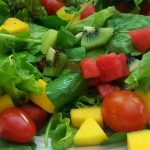 salada árabe com romã salada com granola doce como fazer molho de romã para salada salada com romã salada de tomate com romã saladas libanesas salada verde panelinha salada hasbane