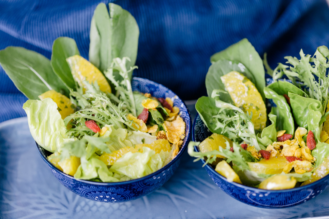 salada de folhas verdes com vinagrete tudo gostoso