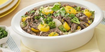 Tiras de carne com legumes