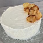 Bolo de abacaxi com coco