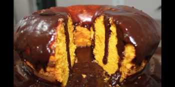 Bolo de cenoura no forno