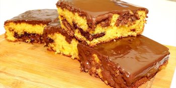 Bolo de cenoura que já sai recheado do forno