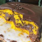 bolo de cenoura que já sai recheado do forno bolo de cenoura recheado com barra de chocolate bolo de cenoura recheado simples bolo de cenoura que já sai recheado do forno tudo gostoso bolo de cenoura recheado com ganache bolo de cenoura recheado com mousse de chocolate bolo de cenoura com recheio de chocolate tudo gostoso bolo de cenoura recheado com beijinho