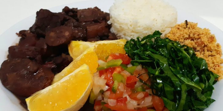 O que servir de entrada para um almoço de feijoada?