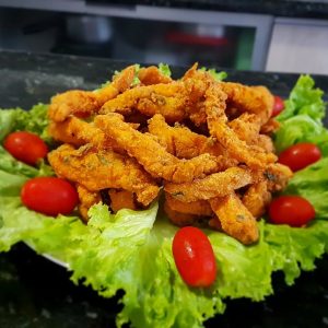 iscas de frango empanado com farinha de trigo iscas de frango refogada isca de frango empanado simples iscas de frango acebolado isca de frango simples isca de frango empanado com fubá isca de frango com maizena isca de frango suculento