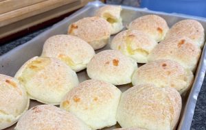 Pão de queijo mineiro