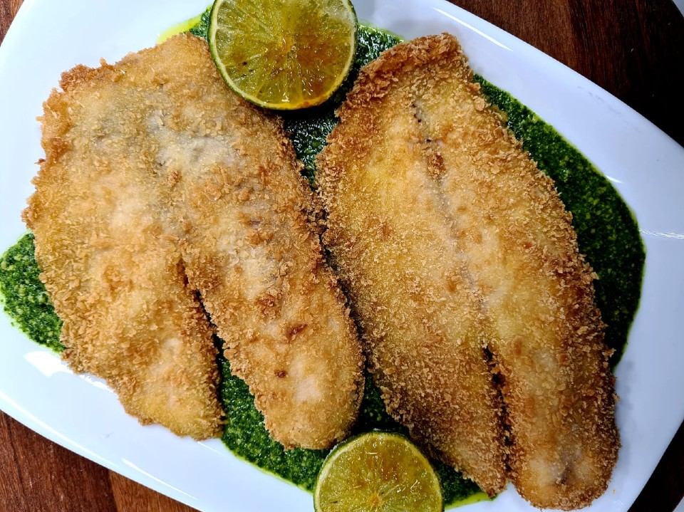 pescadinha frita inteira peixe frito simples peixe frito empanado com farinha de trigo filé de peixe frito simples como fritar filé de peixe e deixar sequinho como empanar peixe para ficar sequinho peixe frito com farinha de rosca ou de trigo como empanar peixe para fritar