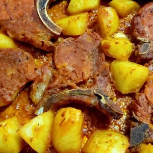 bisteca de porco no forno com papel alumínio bisteca no forno suculenta receita de bisteca de porco no forno com batatas bisteca de porco no forno com maionese como assar bisteca de porco na frigideira bisteca no forno - tudo gostoso tempero para bisteca assada no forno bisteca no forno com batata e maionese