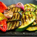 legumes na churrasqueira papel alumínio melhores legumes para churrasco espetinho de legumes na churrasqueira legumes na churrasqueira panelinha tempero para legumes na churrasqueira molho para legumes na churrasqueira legumes na churrasqueira elétrica abobrinha na churrasqueira