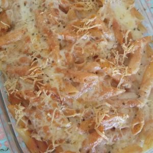 Macarrão de forno com frango