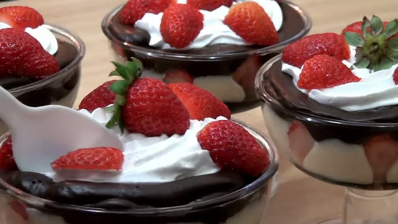 sobremesa na taça de morango sobremesa na taça de chocolate bombom de morango na taça taça da felicidade de chocolate sobremesa de taça fácil e rápido receita taça da felicidade de morango sobremesa na taça tudo gostoso sobremesa de chocolate com morango na taça simples