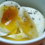 Ovo cozido com gema mole