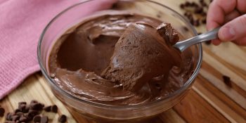 Recheio de mousse de chocolate