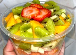 Salada de frutas tropicais