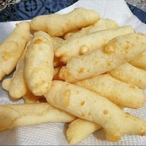 Biscoito de polvilho azedo frito simples fácil tudo gostoso