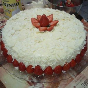 Bolo de casamento fácil