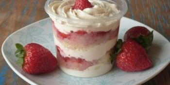 Bolo de pote de morango