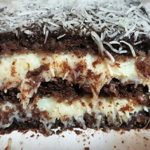 bolo prestígio fácil e econômico bolo de prestígio gelado bolo prestígio para aniversário bolo de prestígio com massa pronta bolo prestígio gelado simples bolo gelado de prestígio embrulhado bolo prestígio simples bolo prestígio que já sai recheado do forno tudo