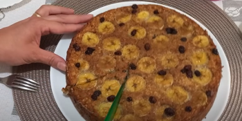 Descobri um bolinho de banana sem farinha e açúcar que é perfeito