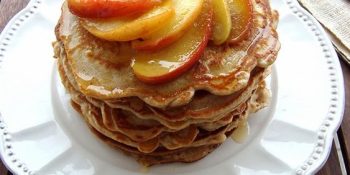Crepe de maçã caramelizada