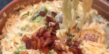 Macarrão ao molho de queijos