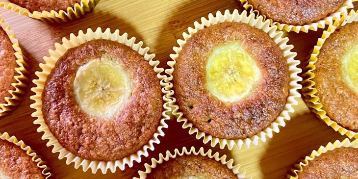 Muffin de banana e chocolate