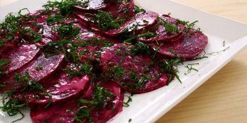 Salada de beterraba assada