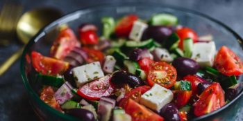 Salada grega com azeitonas