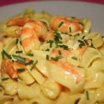 receita italiana de macarrão com camarão receita de tagliatelle fettuccine à delícia com camarão espaguete com camarão molho de camarão macarrão com camarão com casca tagliatelle com frutos do mar pappardelle com camarão ao molho branco