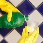 neutralizar cheiro da água sanitária