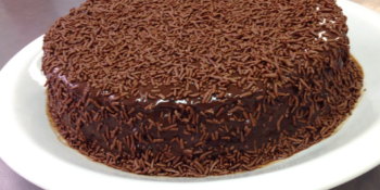Bolo de aniversário de chocolate