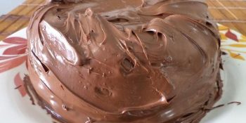 Bolo de iogurte e creme de avelã