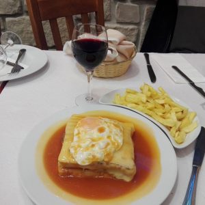 Francesinha à moda do Porto