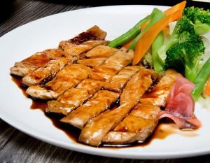 Frango teriyaki com legumes