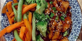 Frango teriyaki com legumes