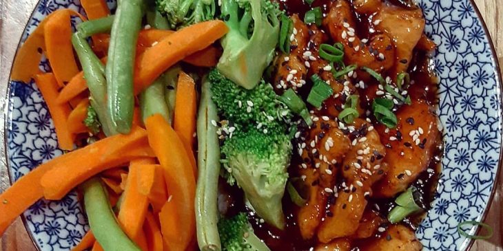 Frango teriyaki com legumes