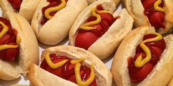 Mini cachorro-quente para festa junina