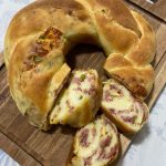 Pão de linguiça recheado simples e fácil