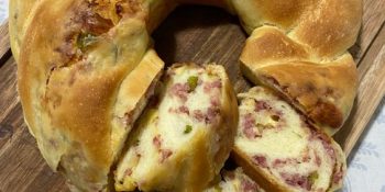 Pão de linguiça recheado