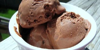 Sorvete de chocolate caseiro